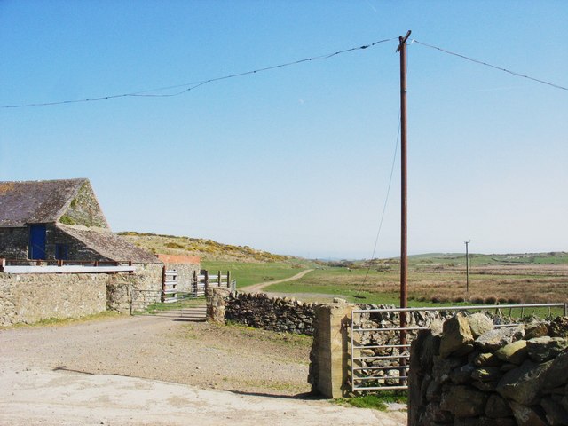 File:The old Mynachdy drive leading to the Cemlyn-Tregele road - geograph.org.uk - 1244138.jpg