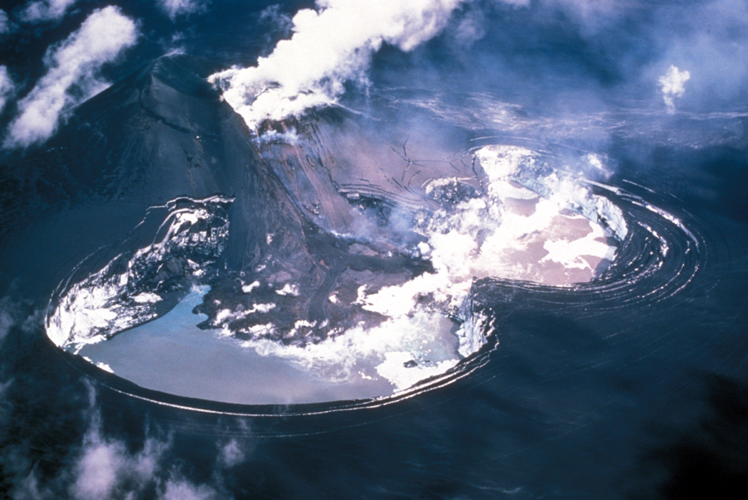 File:Veniaminof Volcano Alaska Peninsula NWR.jpg ...