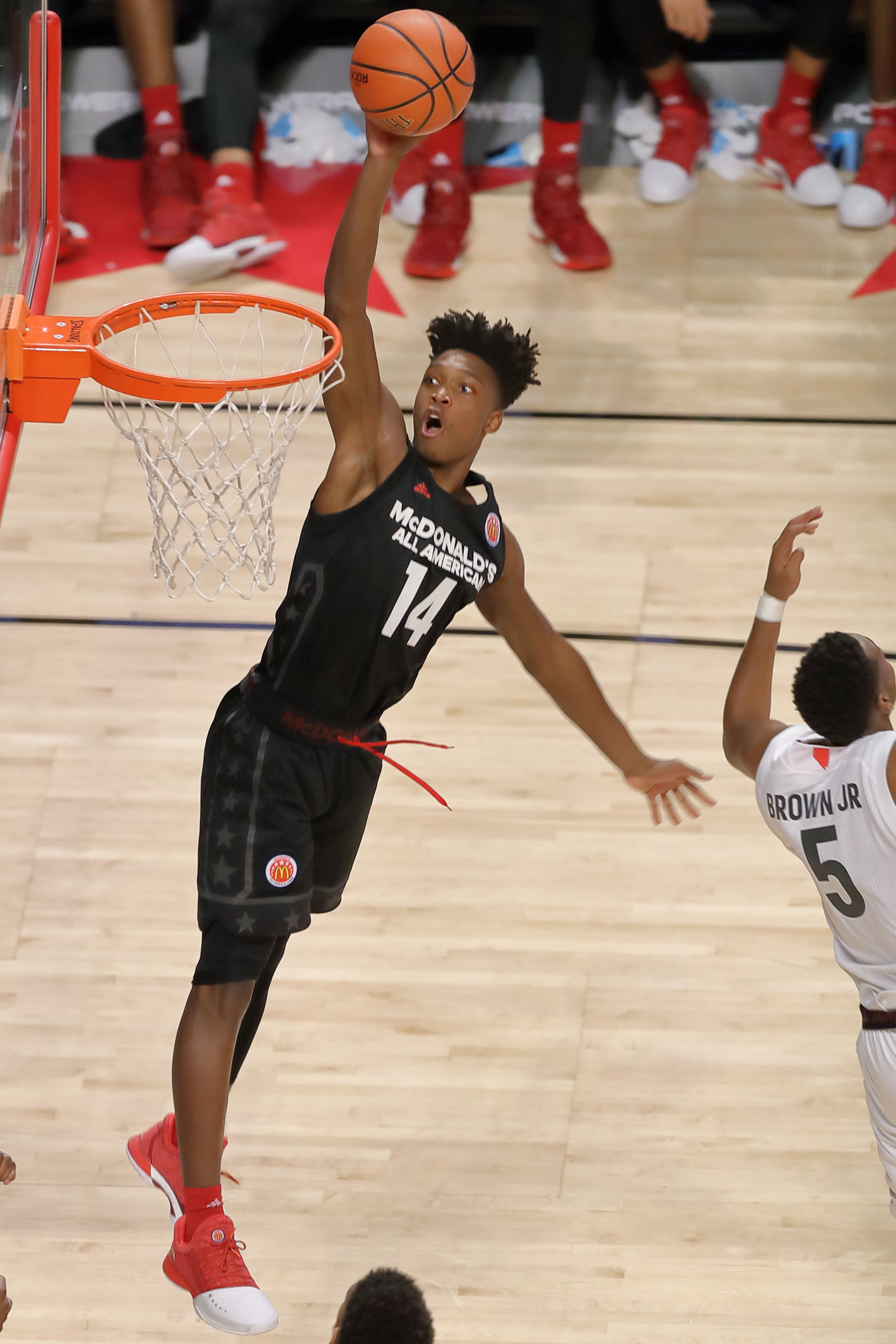 Файл:20170329 MCDAAG Lonnie Walker IV above the rim.jpg — Википедия