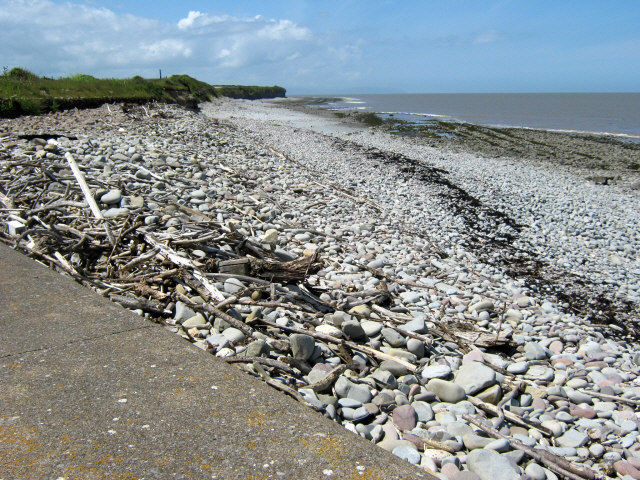 File:Beach to the west of Hinkley Point - geograph.org.uk - 1357110.jpg