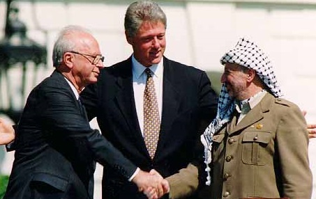 File:Bill Clinton, Yitzhak Rabin, Yasser Arafat at the White House 1993-09-13 cropped.jpg