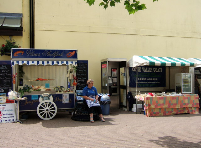 File:Crabmeat to the left, goat cheese to the right - geograph.org.uk - 459956.jpg