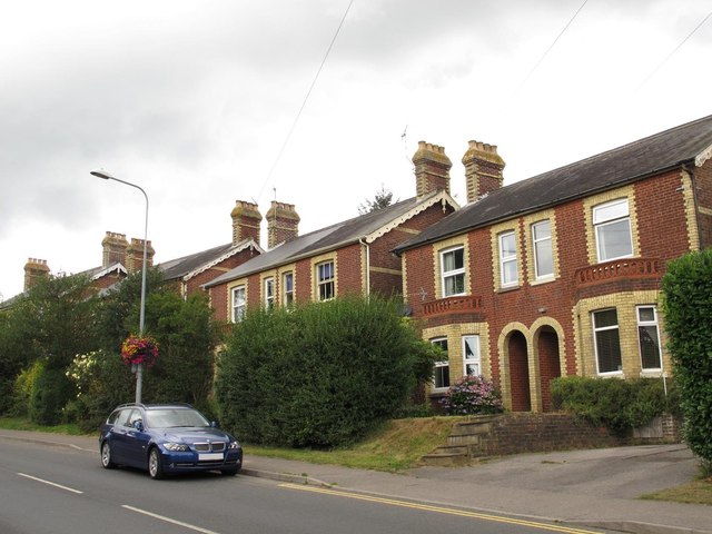 File:Crowborough Hill, TN6 (2) - geograph.org.uk - 3301543.jpg