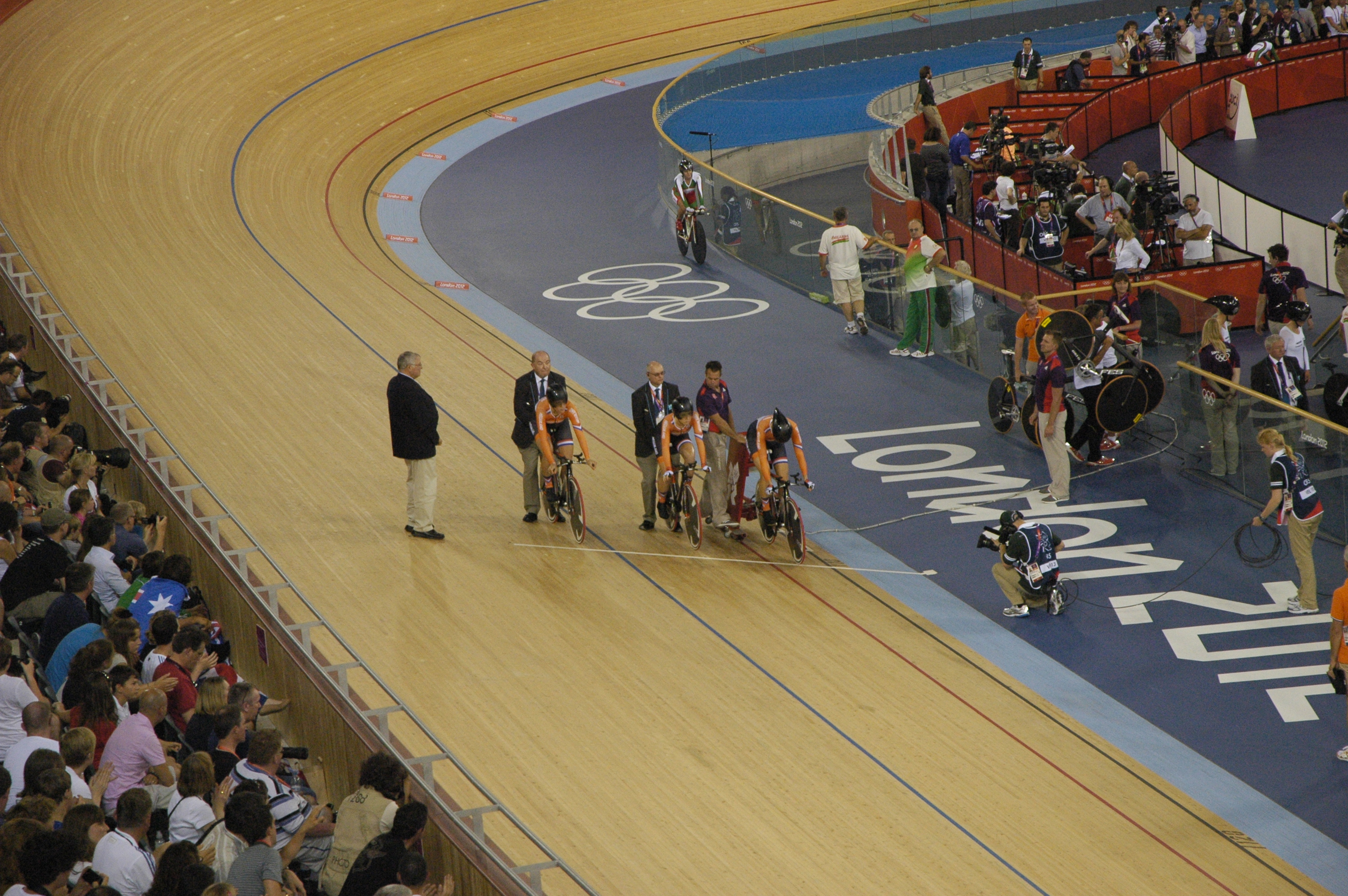 track cycling pursuit