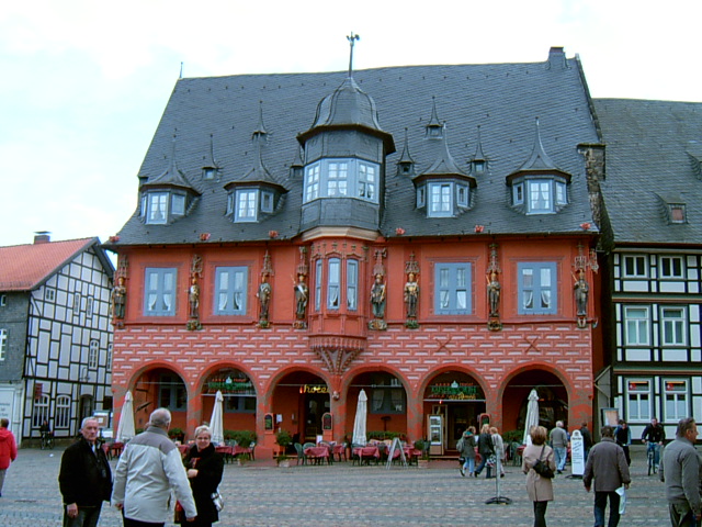 File:Hotel Kaiserworth Goslar.jpg