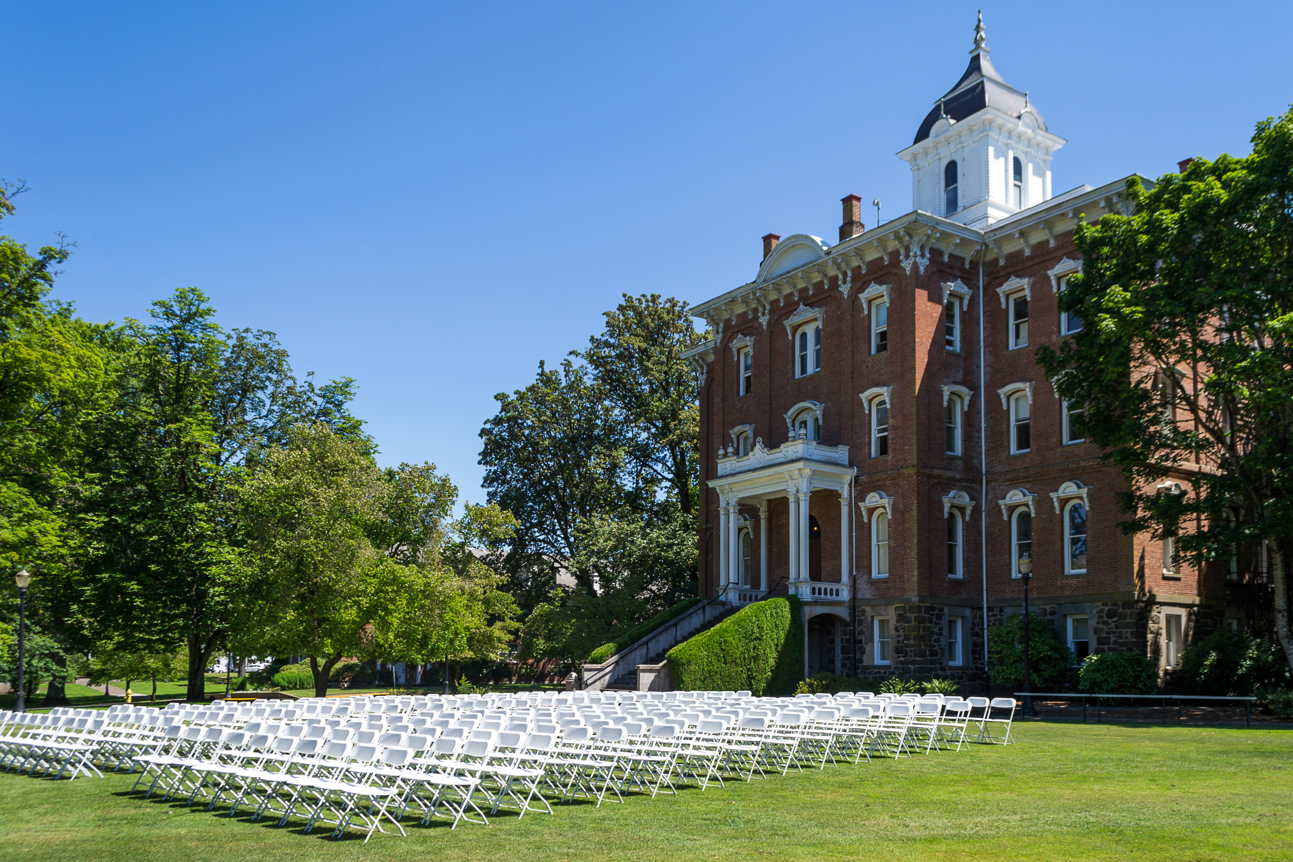 Met college. Linfield College. Линфилд.