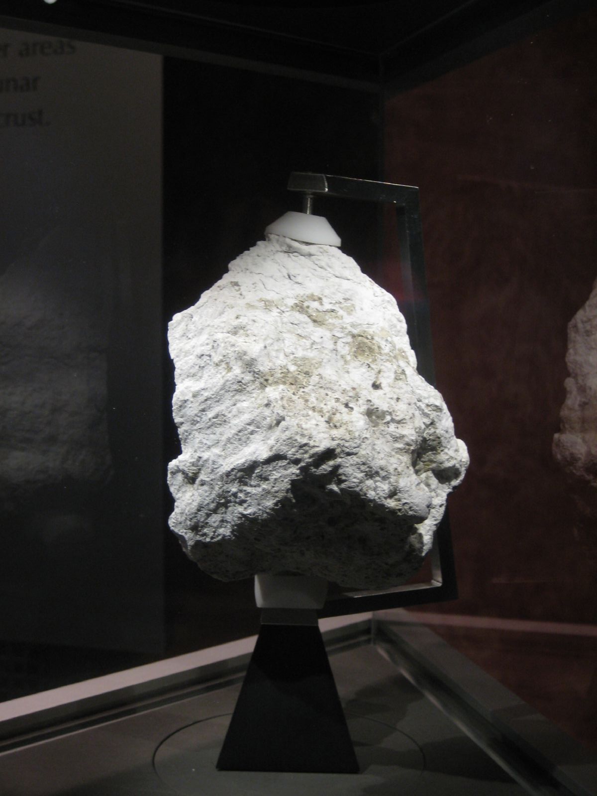 月の隕石　隕石　月の石