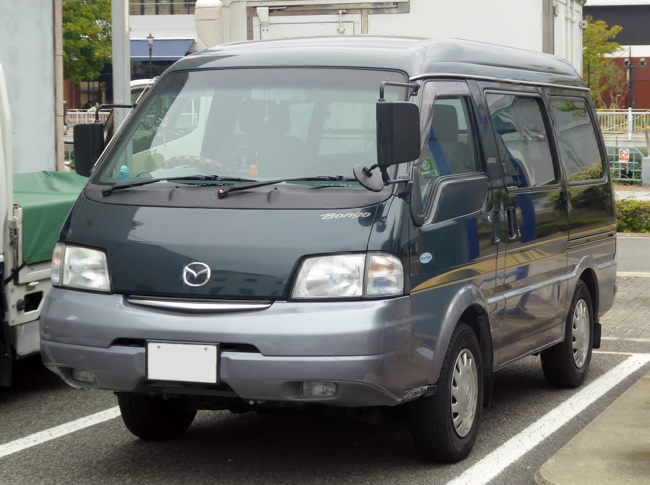 Stolpe ledsage indhente File:Mazda Bongo VAN GL (DBF-SLP2V) front.jpg - Wikimedia Commons