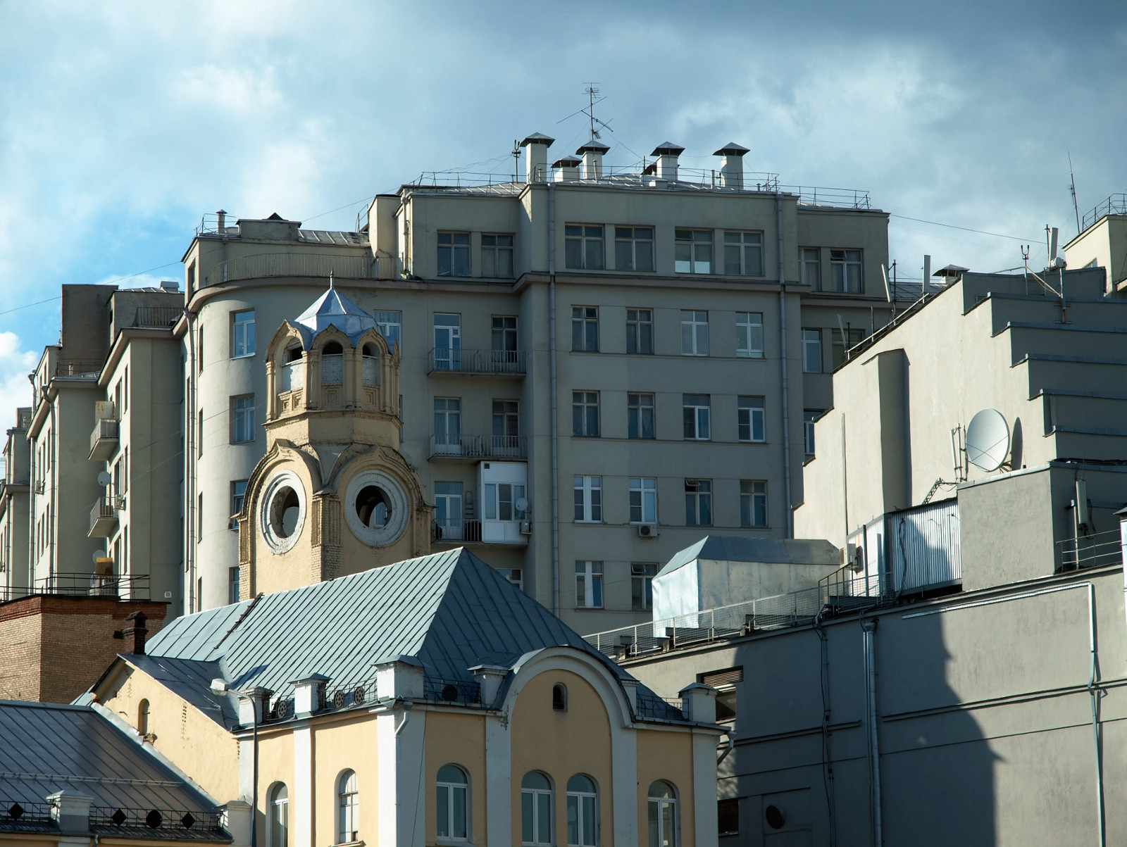 Болотная 14 Москва. Болотная набережная 2 кор 7. Фасад дома Болотная набережная 26. Болотная 13.