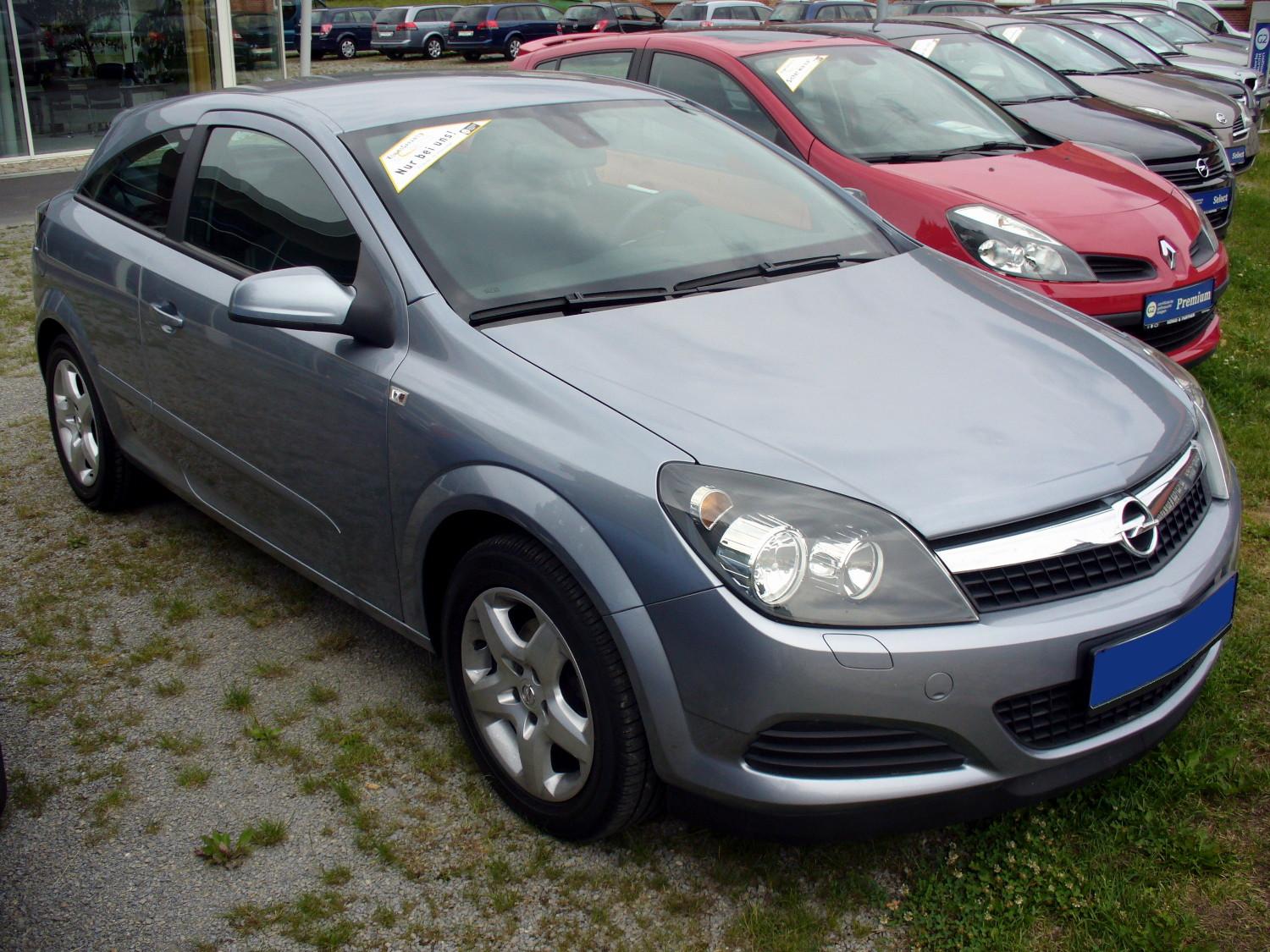 File:Opel Astra H GTC Facelift Lichtsilber.JPG - Wikimedia Commons