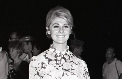 File:Penelope Plummer Miss World 1968.jpg