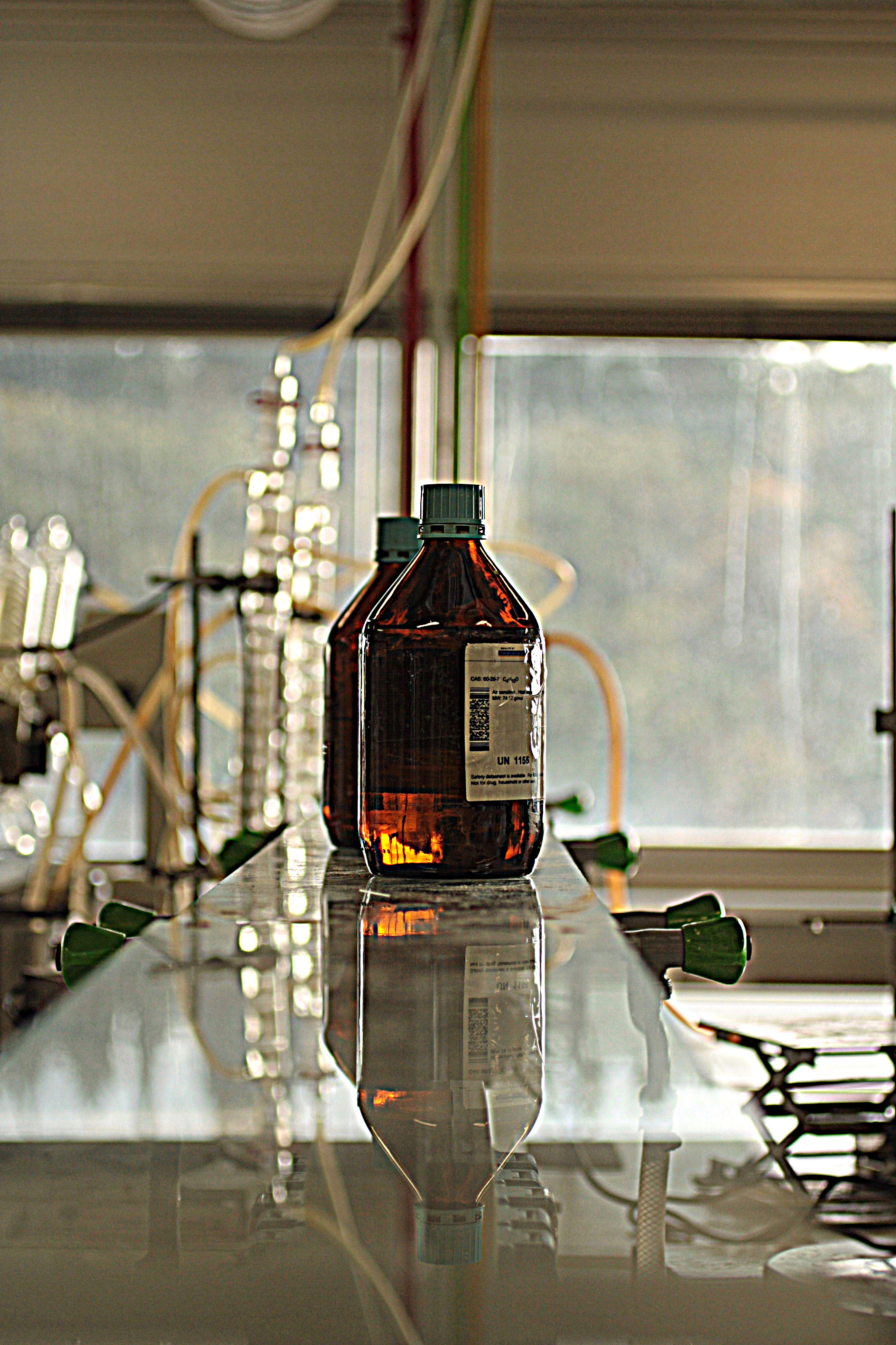 File Picture From An Organic Chemistry Laboratory Jpg Wikimedia Commons
