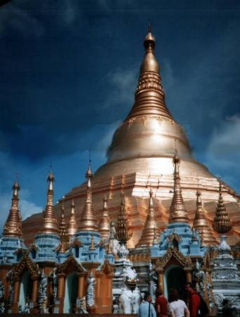 File:Rangoon-schwedagon1-feve.jpg