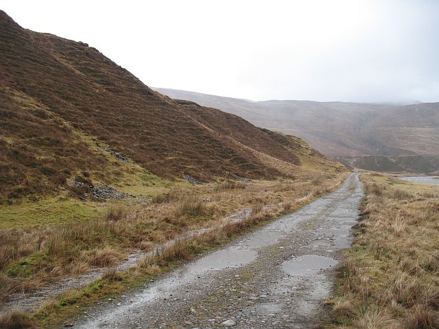 File:Road up Glen Roy - geograph.org.uk - 1116212.jpg