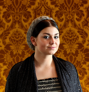 File:Roxeanne Hazes (cropped).jpg