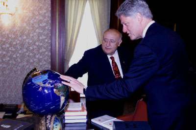 File:Süleyman Demirel with Bill Clinton.jpg