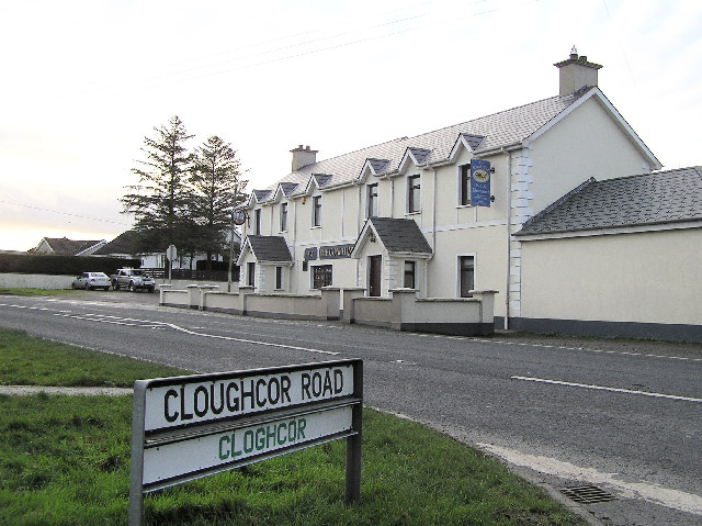 File:The Coach Inn, Cloughcor - geograph.org.uk - 94217.jpg