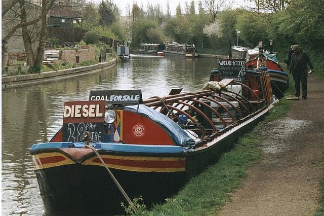 File:Trading Boat near Braunston Turn - geograph.org.uk - 482086.jpg