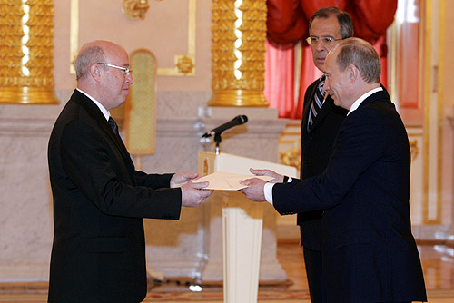 File:Vladimir Putin with Pere Joan Tomas Sogero.jpg