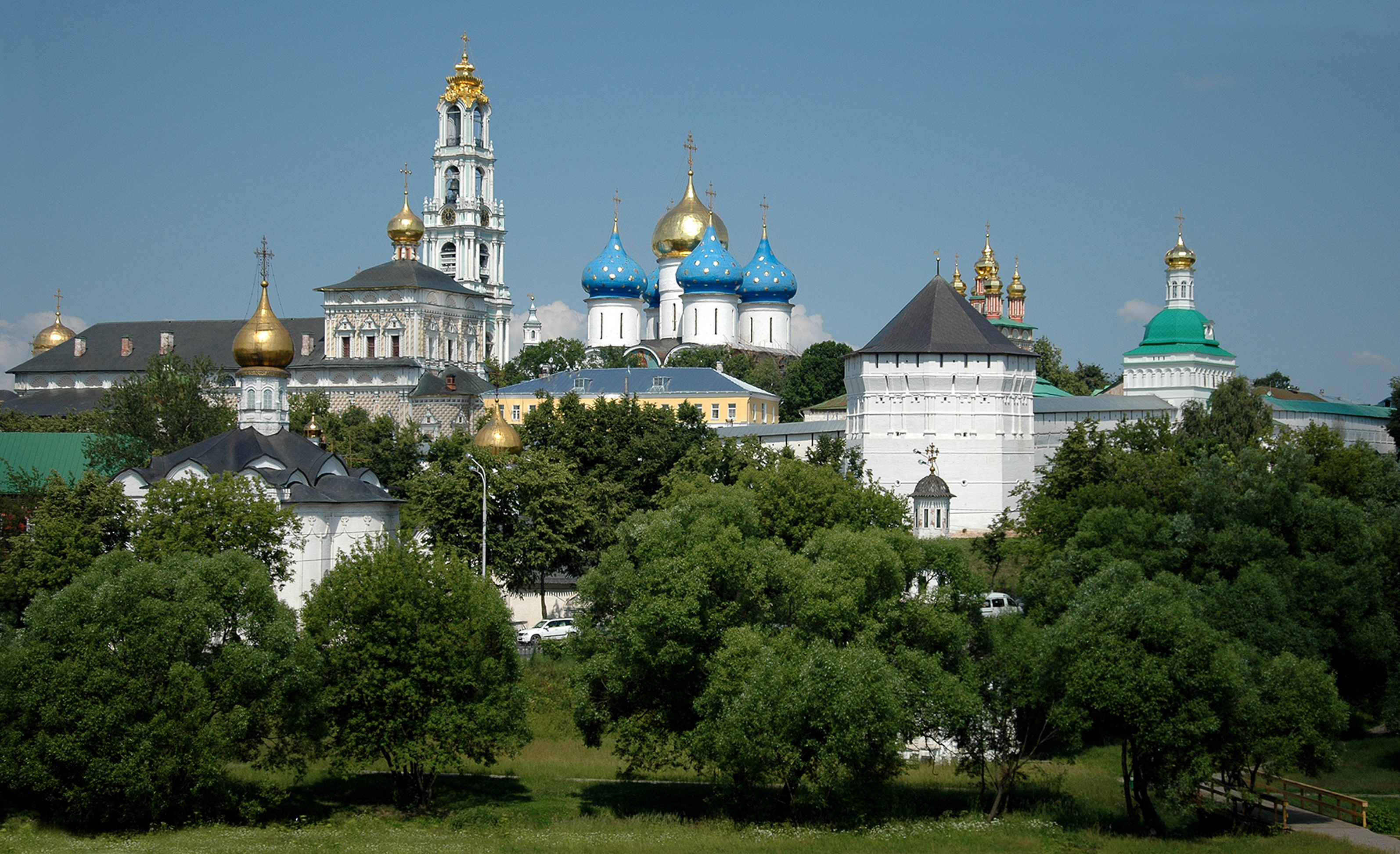 Троица сергия монастырь. Троице-Сергиева Лавра архитектурный ансамбль. Архитектурный ансамбль Троице-Сергиевой Лавры в Сергиевом Посаде. Ансамбль Троице-Сергиевского монастыря. Архитектурный ансамбль Троице Сергия Лавра.