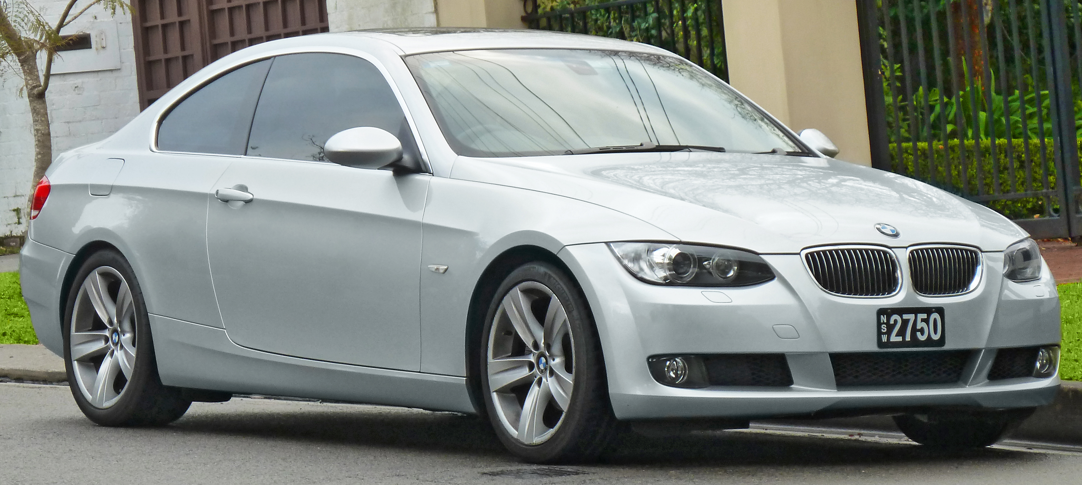 bmw 325i 
