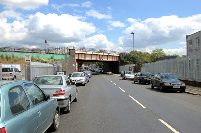 File:Alperton Lane, Perivale - geograph.org.uk - 1314843.jpg