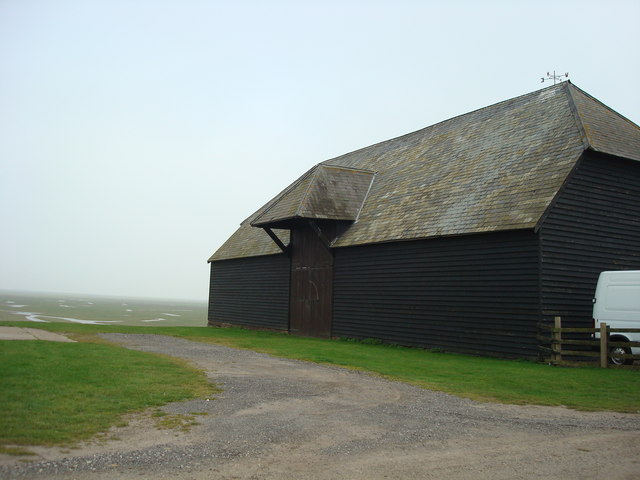 File:Barn with weather vane - geograph.org.uk - 1231673.jpg