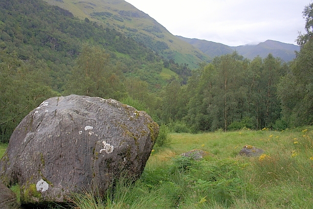 File:Boulder, Glen Nevis - geograph.org.uk - 2548547.jpg