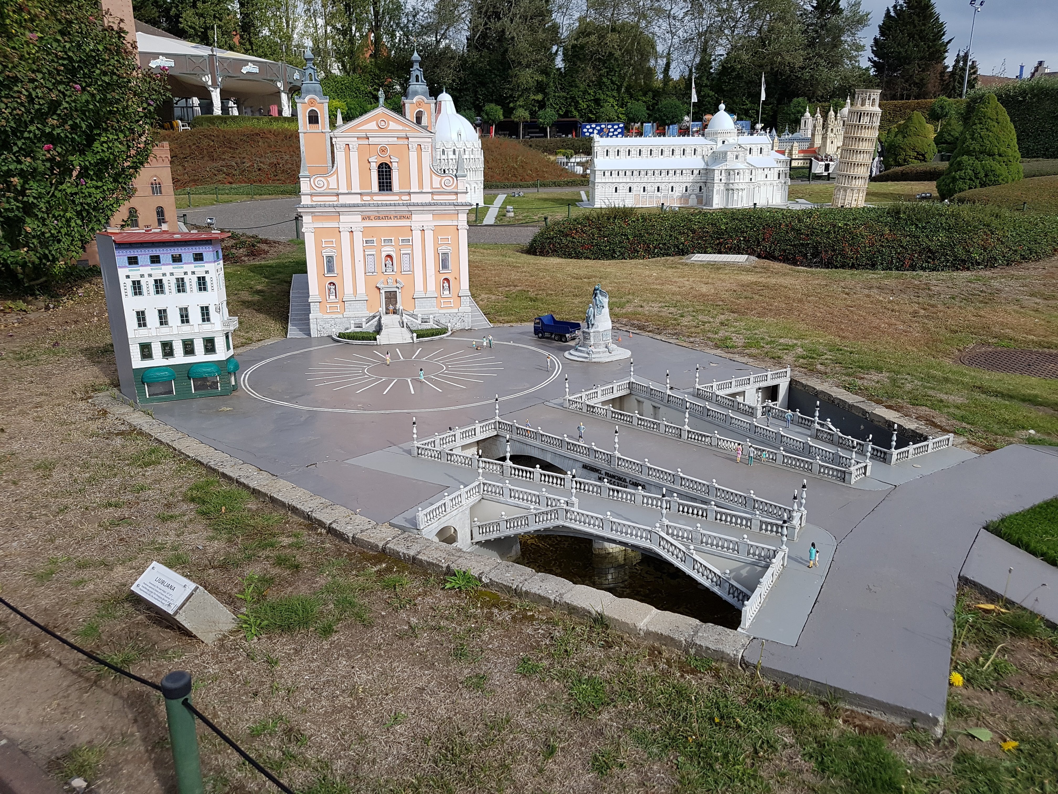 Monuments miniatures et Parc d'attractions