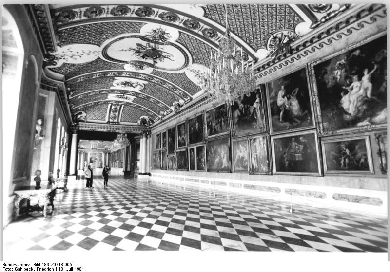 File:Bundesarchiv Bild 183-Z0718-005, Potsdam, Park Sanssouci, Bildergalerie.jpg