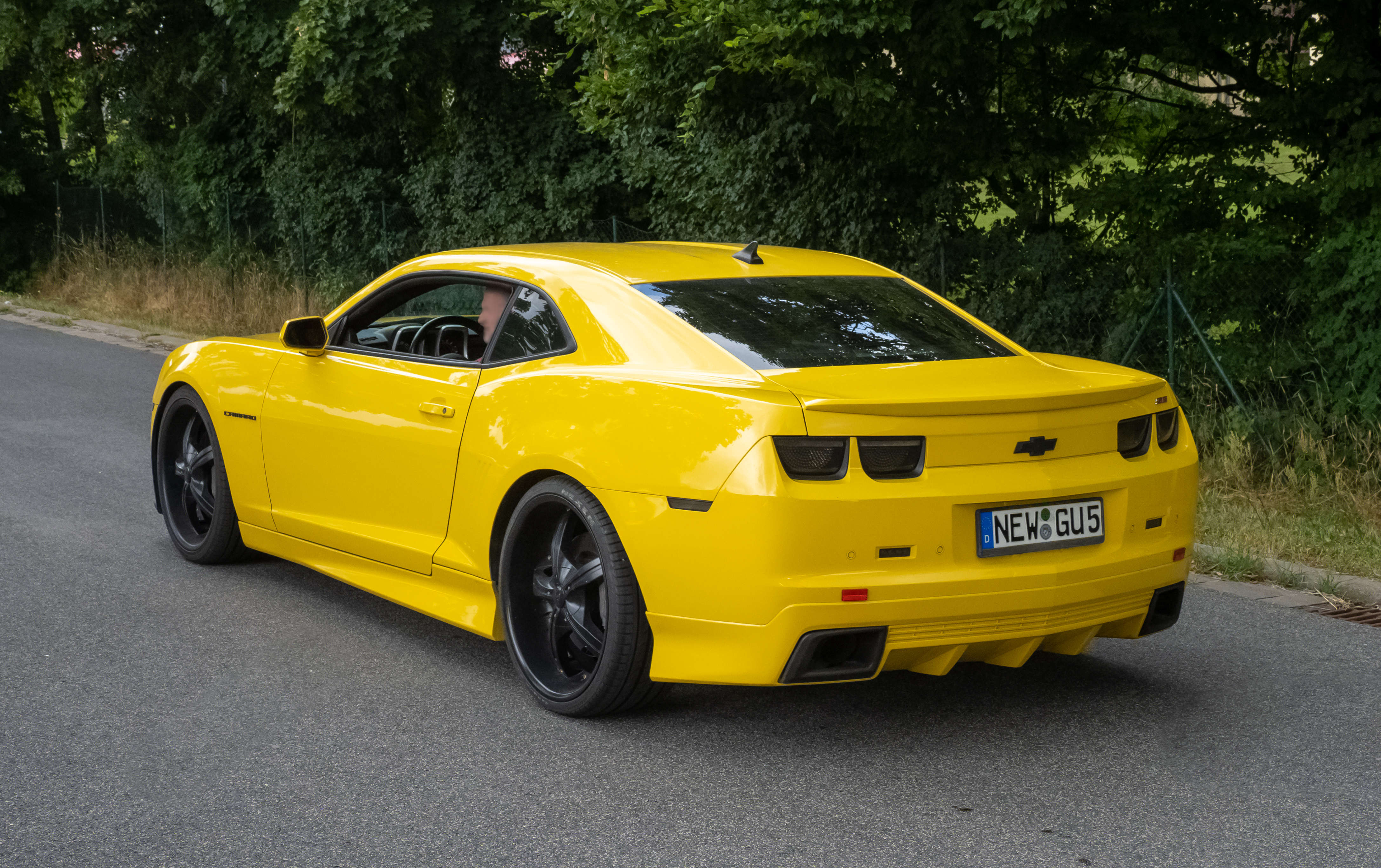 chevy camaro 2022 yellow