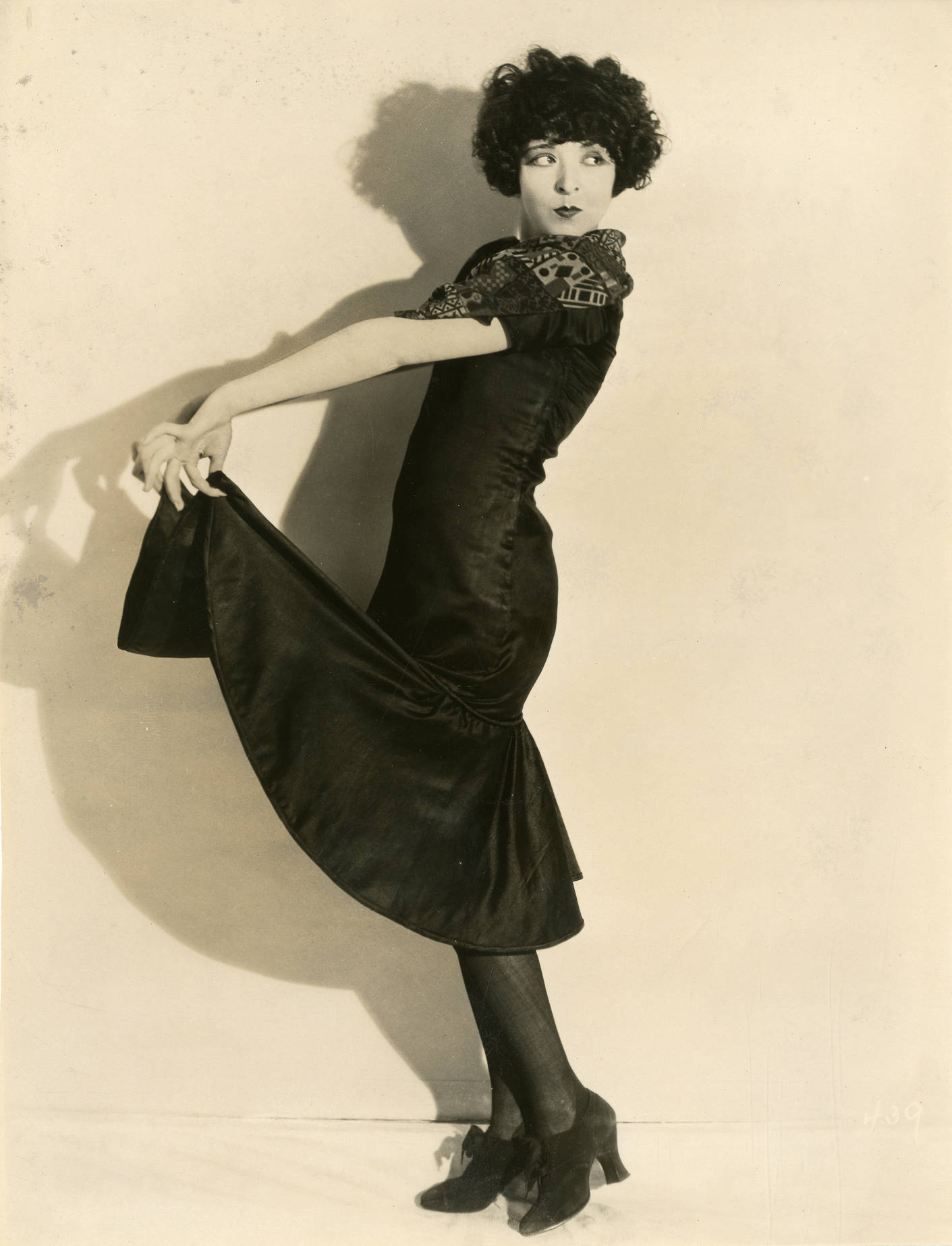 Miseria Muscular Acercarse File:Colleen Moore, film actress (SAYRE 6888).jpg - Wikimedia Commons