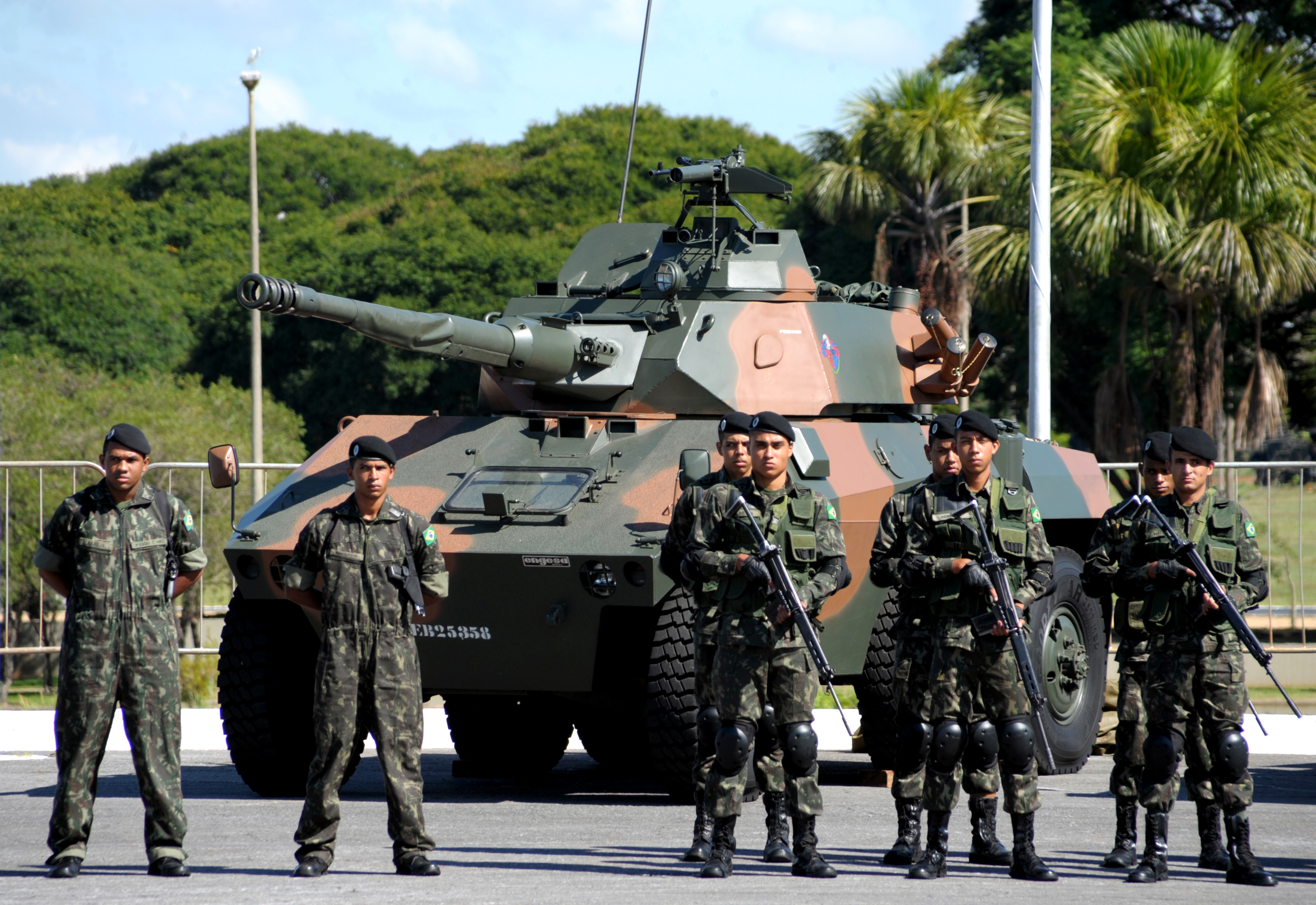Exército brasileiro hi-res stock photography and images - Alamy
