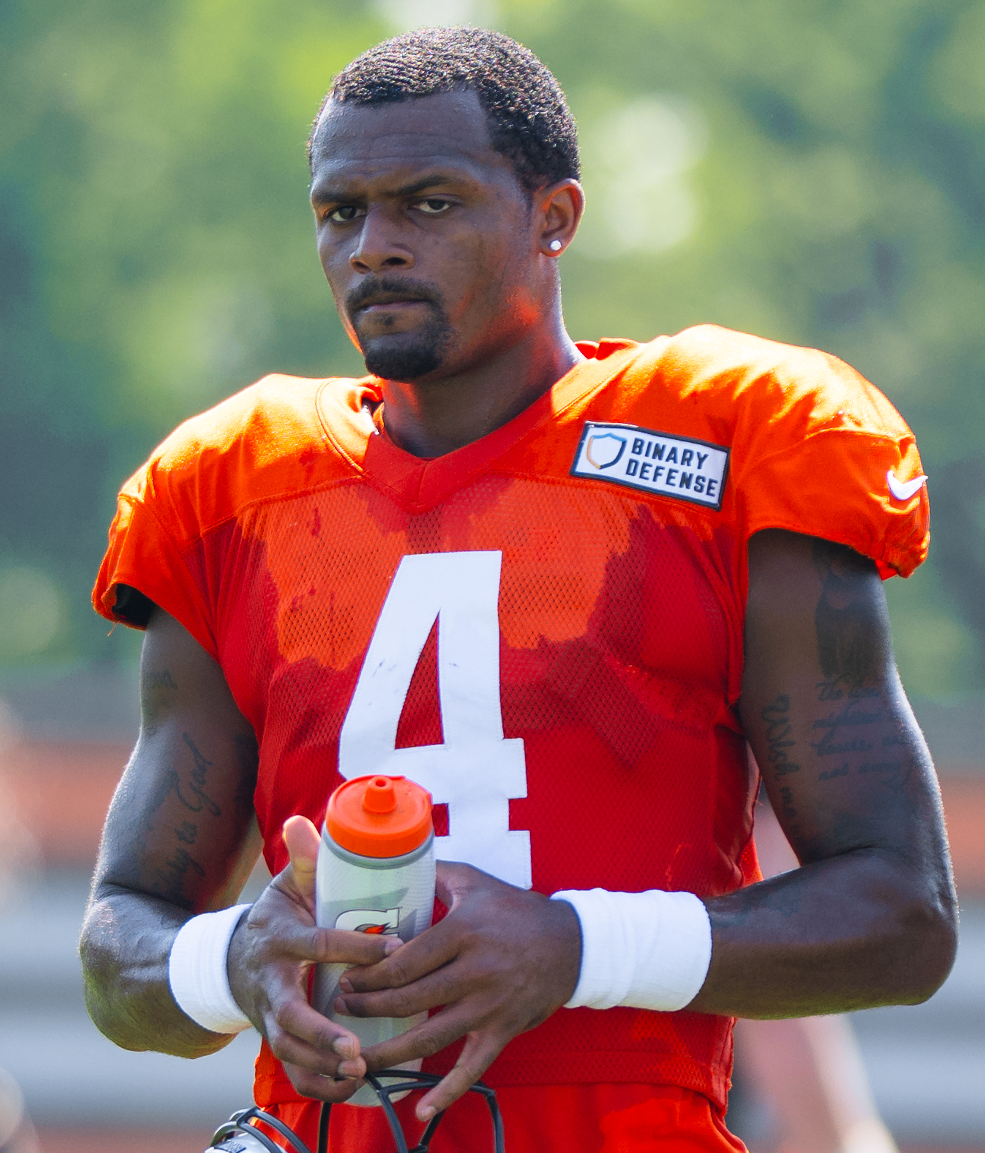 Browns QB Deshaun Watson sitting out with shoulder injury; rookie