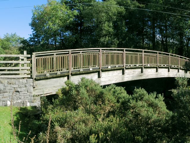 Footbridge over the river Tawe, Glyntawe - geograph.org.uk - 257638