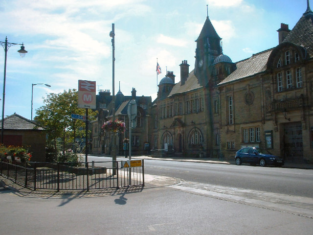 File:IlkleyTownHall.jpg