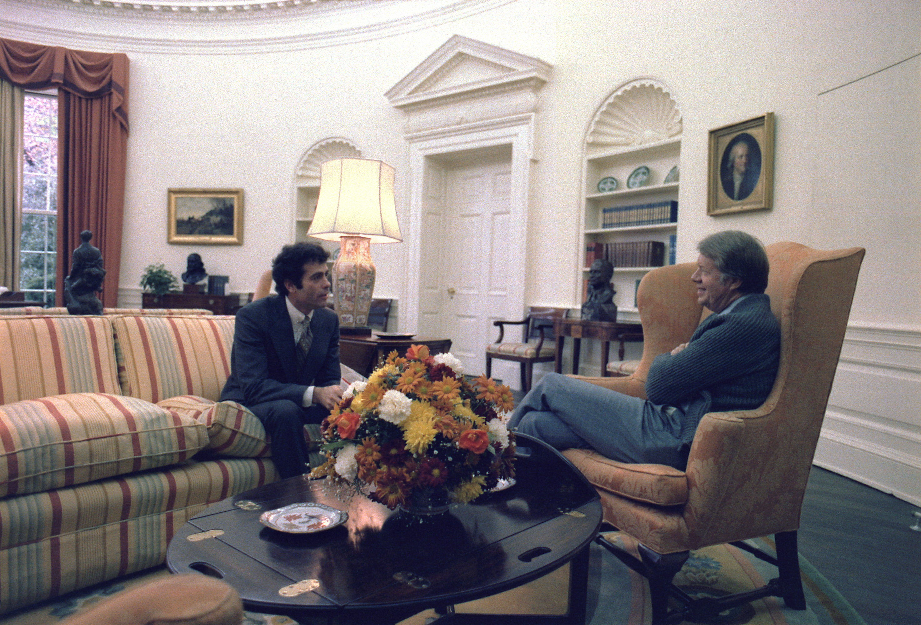 File:Jimmy Carter meets with Jack Watson, cabinet secretary, in the Oval  Office - NARA  - Wikimedia Commons