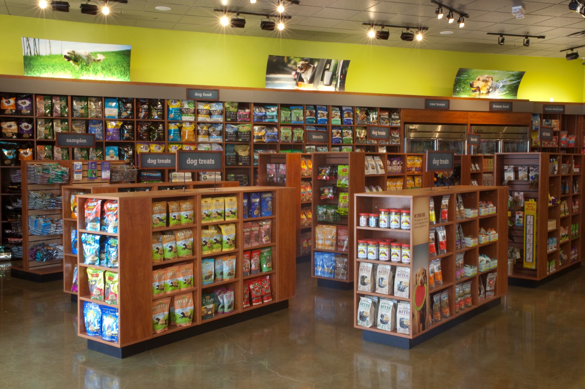 Natural Pet Store.jpg - Wikimedia Commons