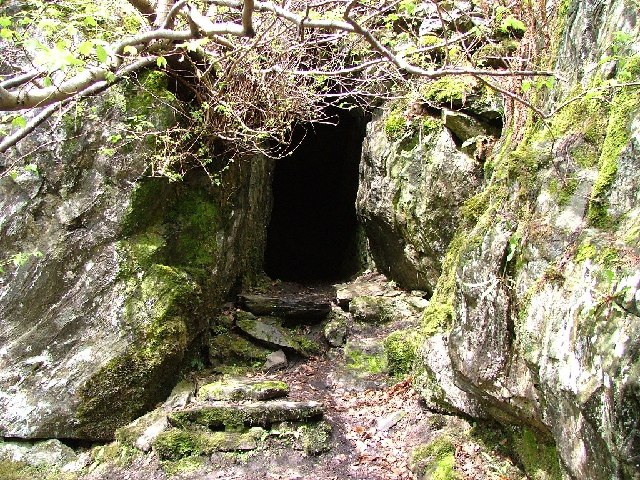 File:Lady Charlottes Cave - geograph.org.uk - 9275.jpg