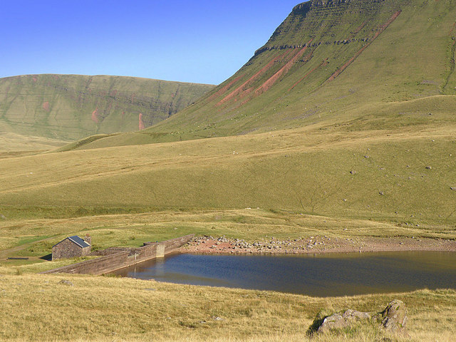 File:Llyn y Fan Fach - geograph.org.uk - 982484.jpg