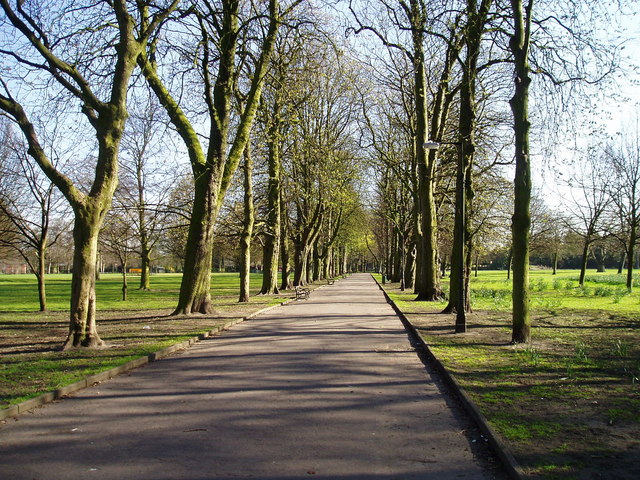 File:Longford Park, Stretford - geograph.org.uk - 388385.jpg