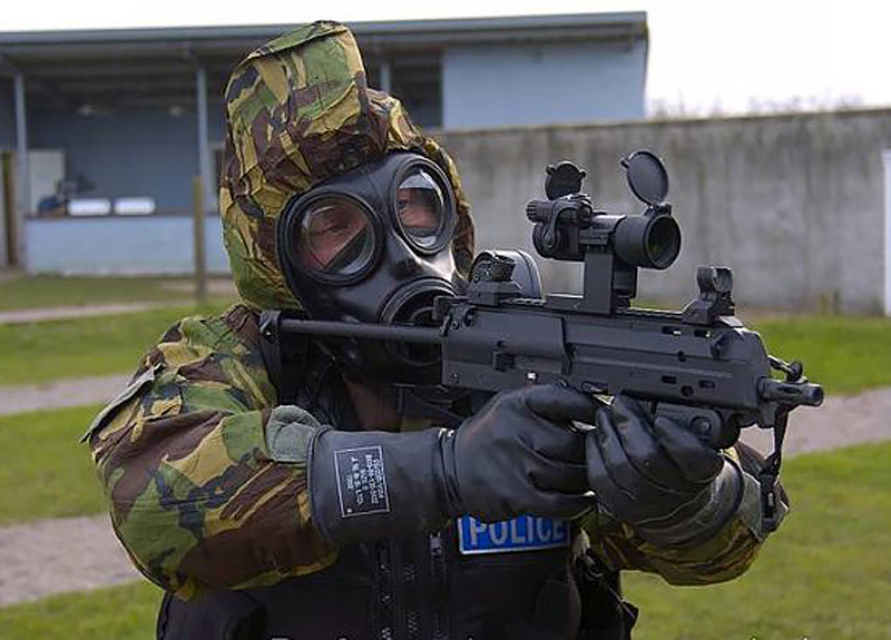 File:MOD Police CBRN Officer on range.jpg