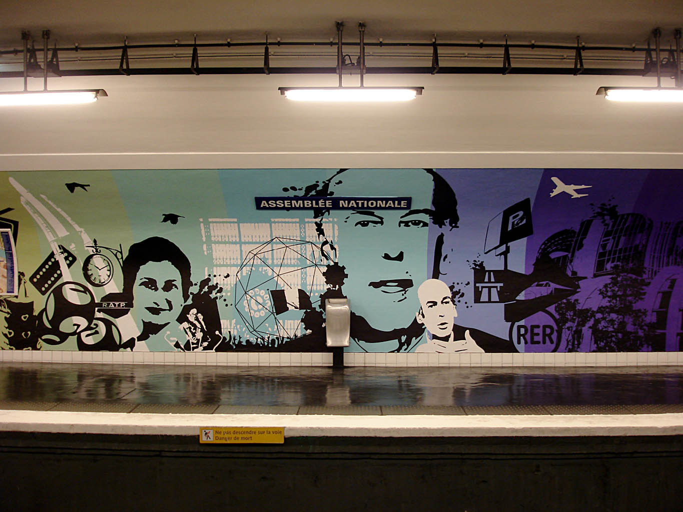 Metro de Paris - Ligne 12 - Assemblee Nationale 05.jpg