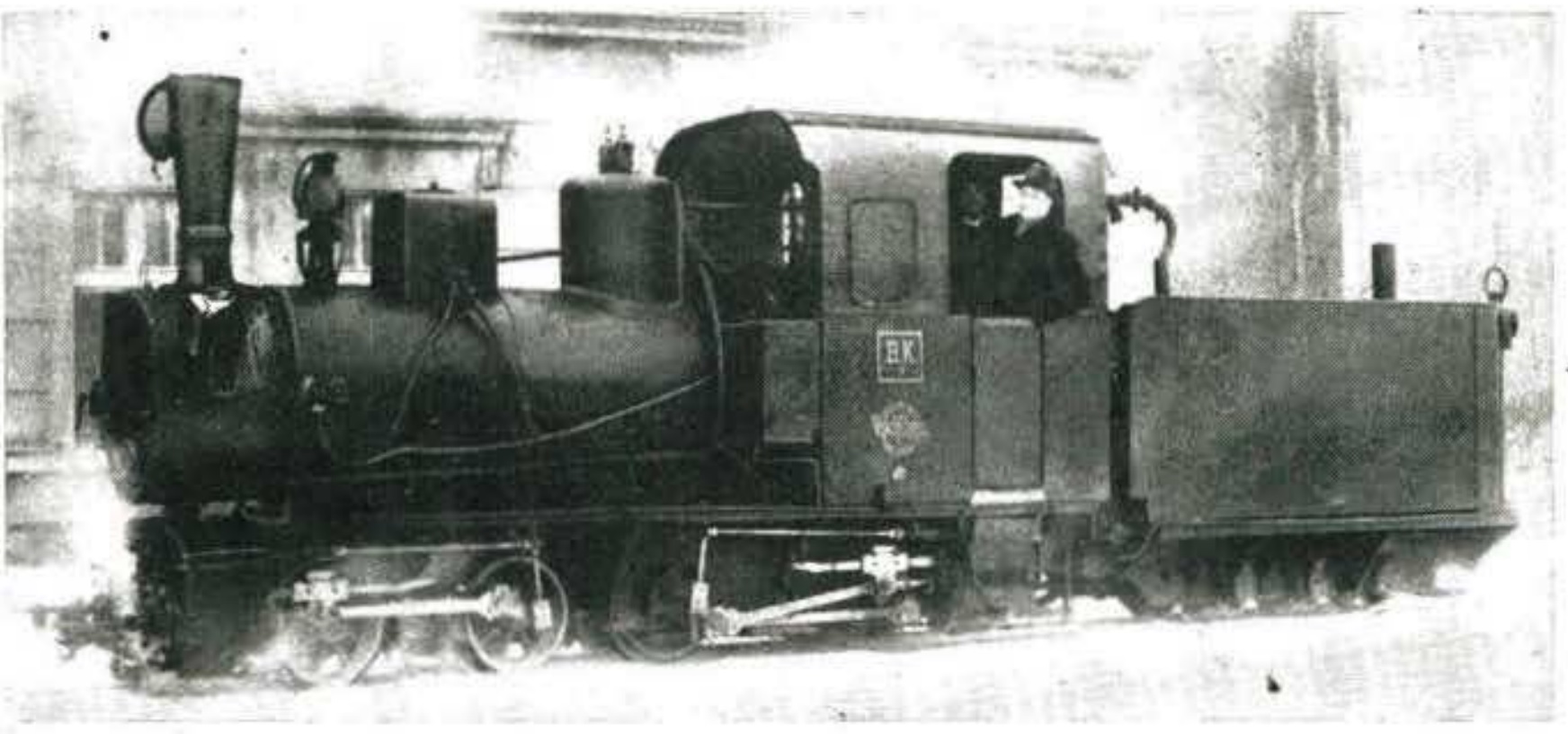 File:Orenstein & Koppel Mallet-Lokomotive mit außenständigen 