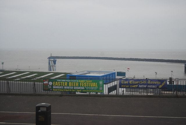 File:Ramsgate Harbour - geograph.org.uk - 3121273.jpg