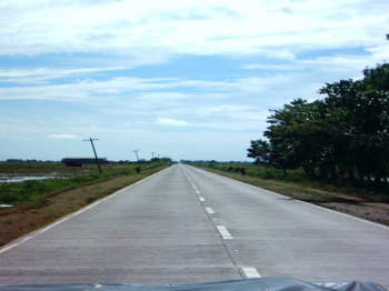 File:Santiago–Tuguegarao Road circa 2006.jpg