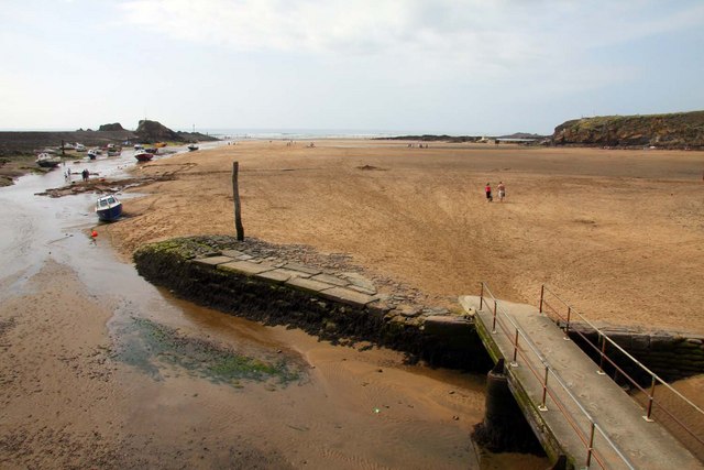 File:Summerleaze Beach at Bude - geograph.org.uk - 1459986.jpg