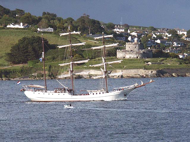 File:Three masted barque Artemis passing St Mawes Castle - geograph.org.uk - 451673.jpg