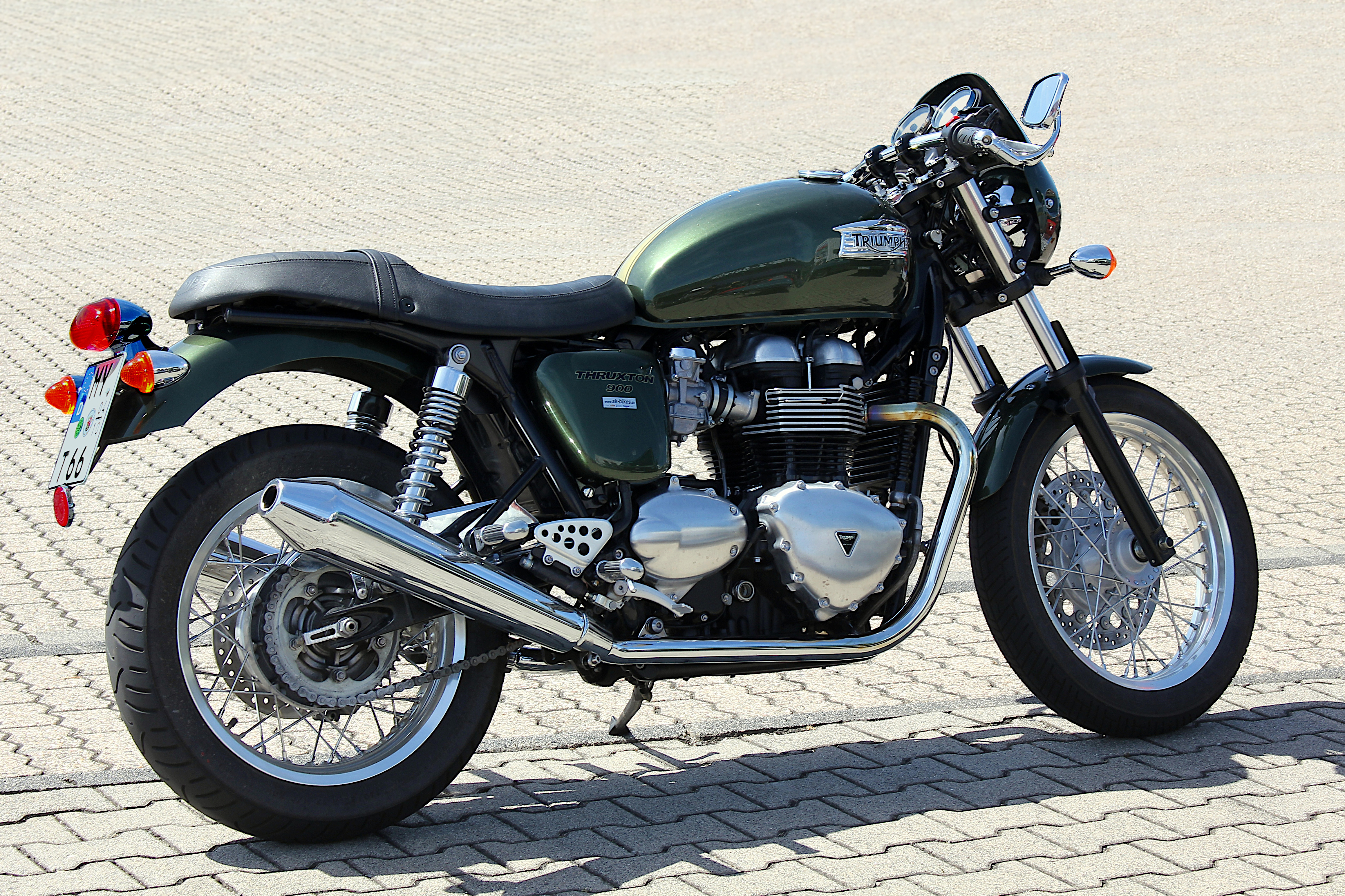 Triumph Thruxton 900