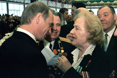 File:Vladimir Putin with Anastasia Popova-1.jpg